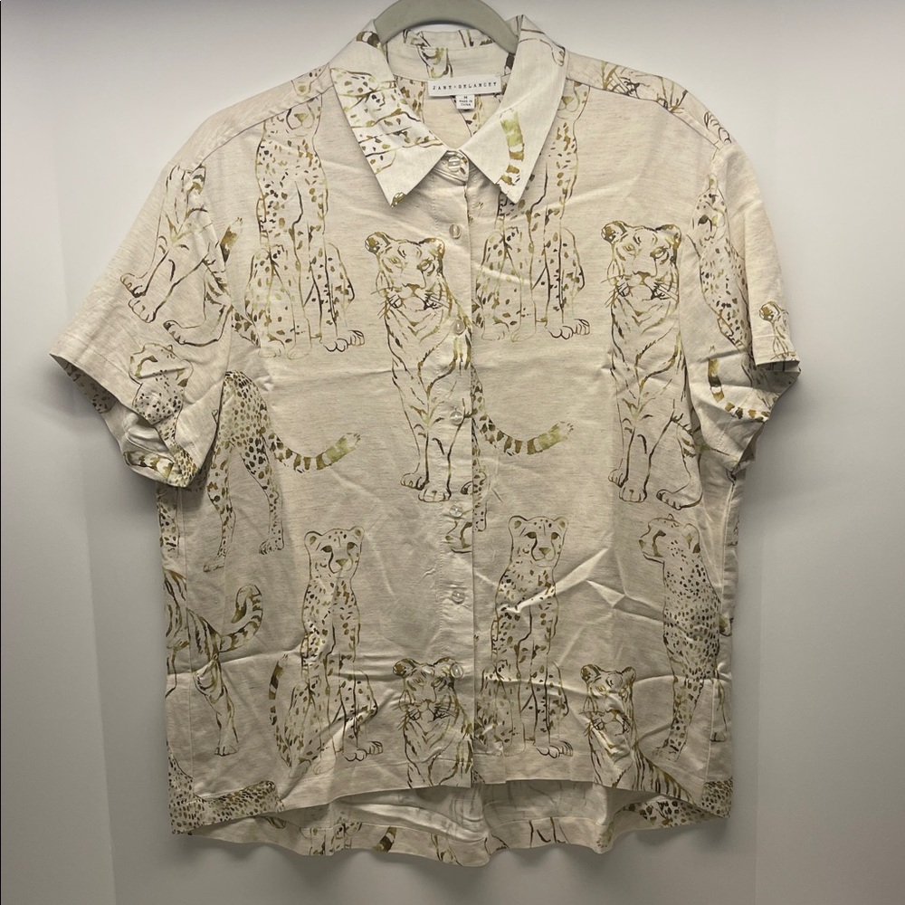Jane + Delancey sz Medium Tiger Leopard Graphic Button-Up Shirt Short Sleeves